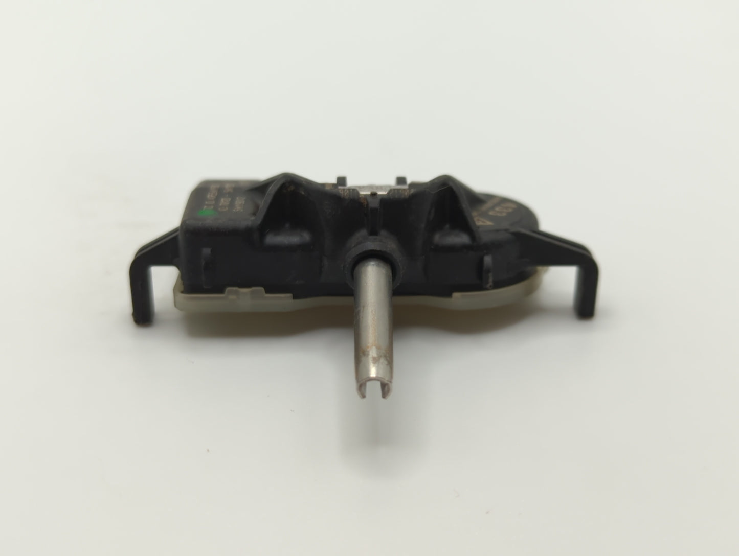 2017 Chrysler Pacifica Tire Pressure Monitoring System Sensor Tpms - Oemusedautoparts1.com