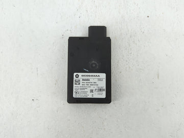 2017 Chrysler Pacifica Chassis Control Module Ccm Bcm Body Control - Oemusedautoparts1.com