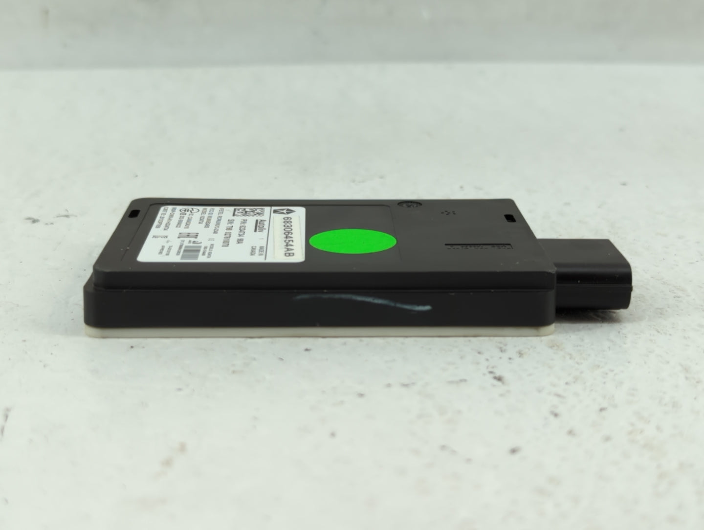 2017 Chrysler Pacifica Chassis Control Module Ccm Bcm Body Control - Oemusedautoparts1.com