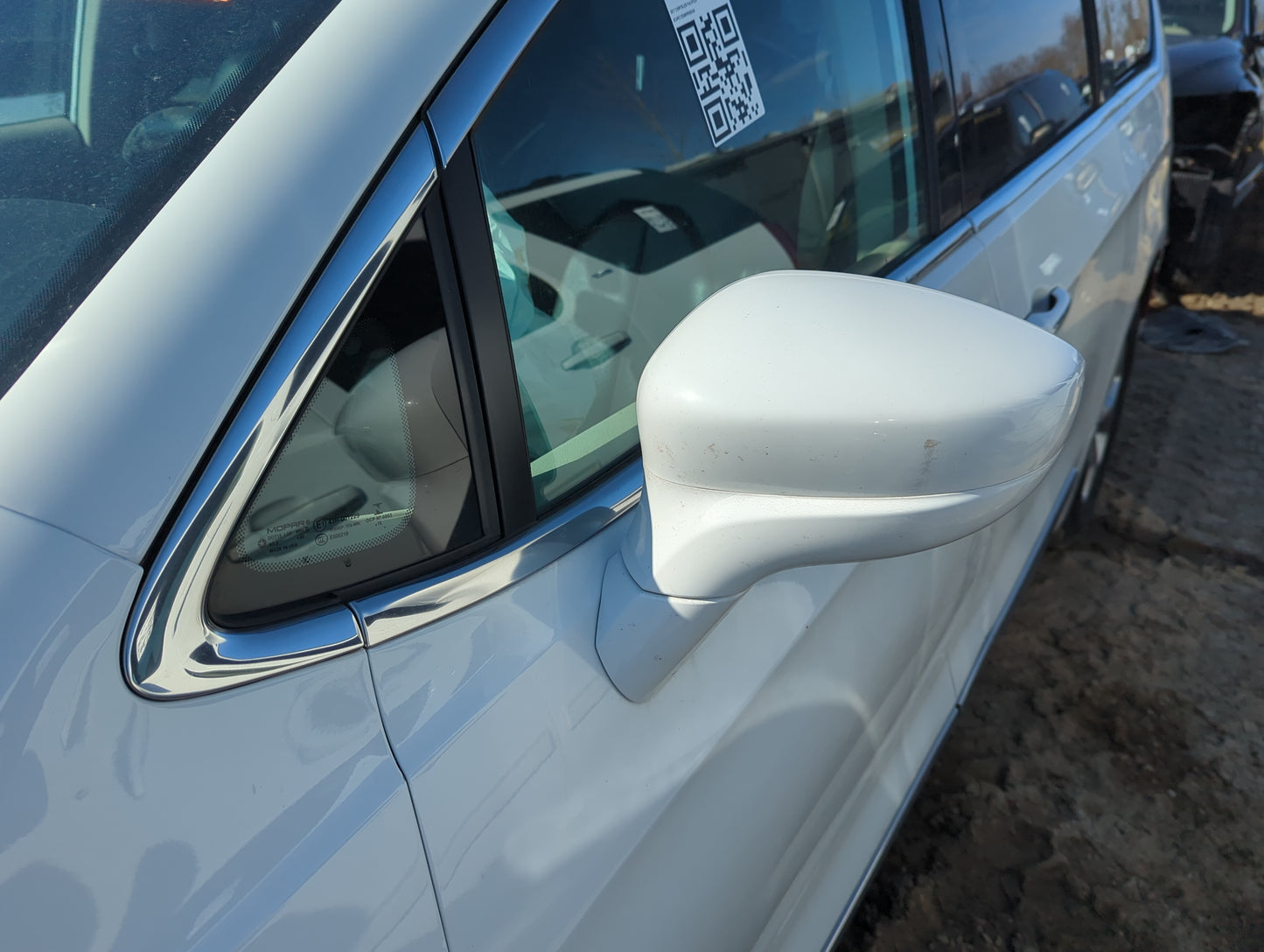 2017-2019 Chrysler Pacifica Driver Side View Mirror - Left Door Mirror OEM Used - Oemusedautoparts1.com