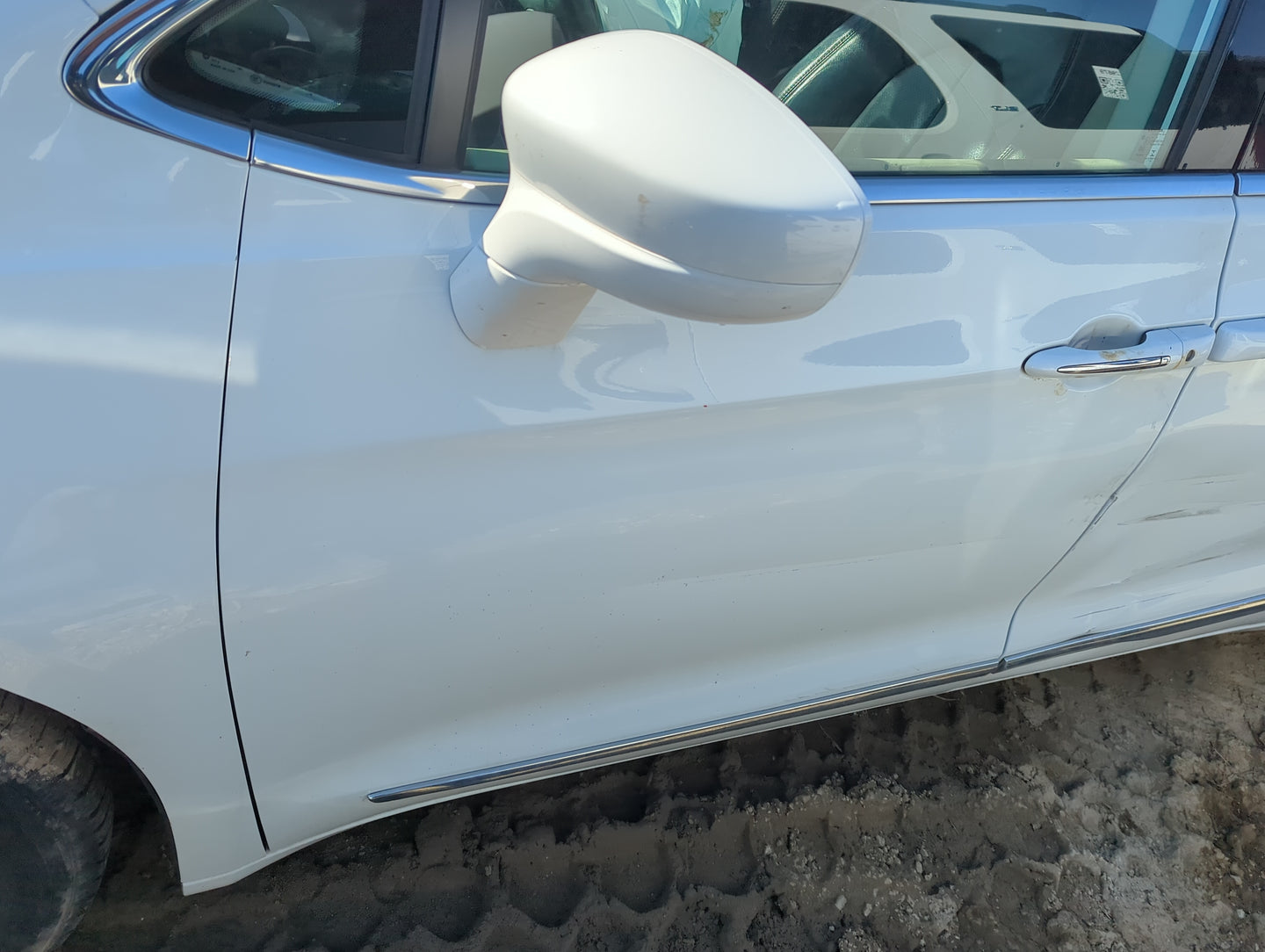 2017-2022 Chrysler Pacifica Driver Front Door Oem - Oemusedautoparts1.com