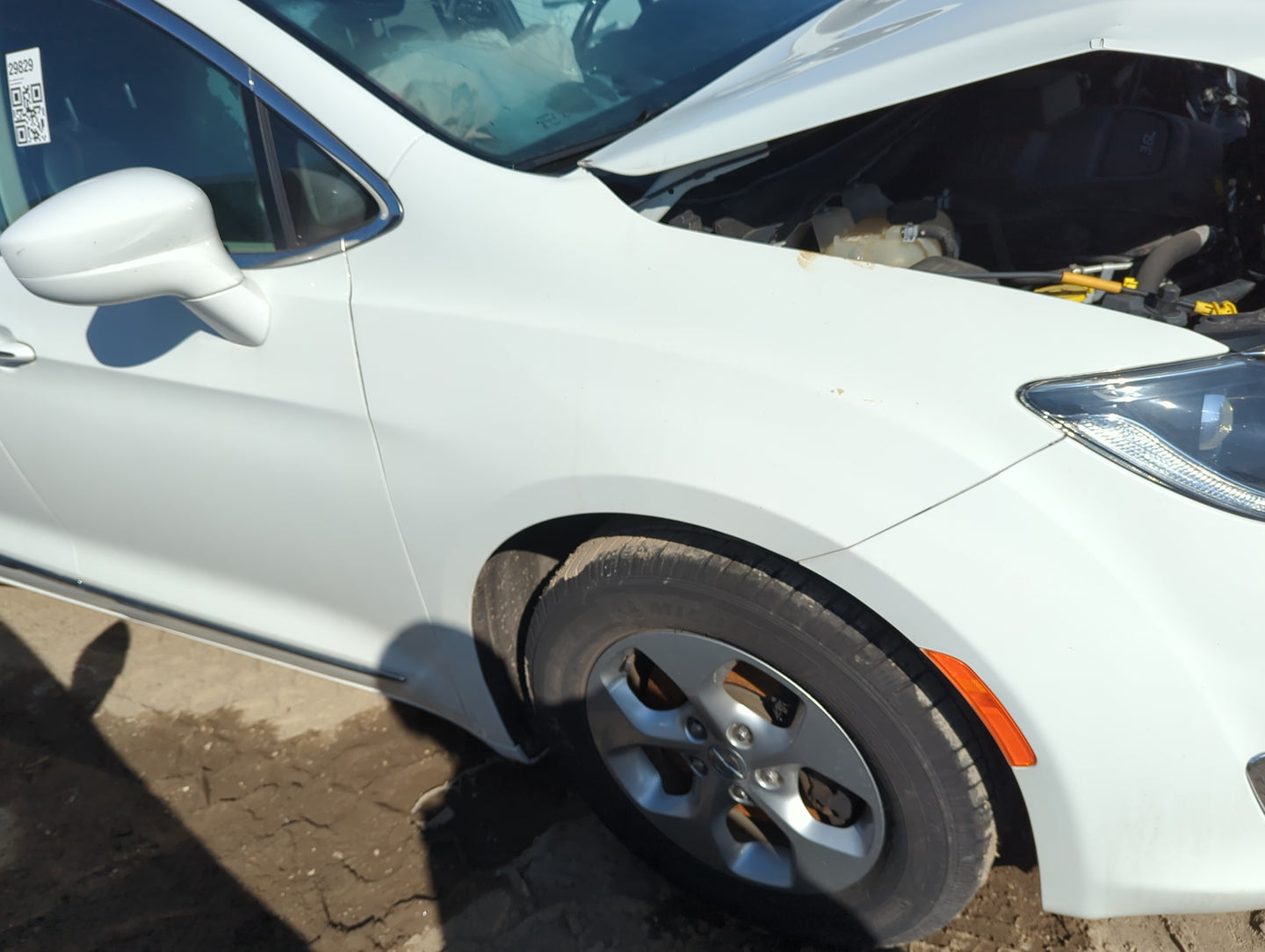 2017-2018 Chrysler Pacifica Passenger Fender 5004886 - Oemusedautoparts1.com