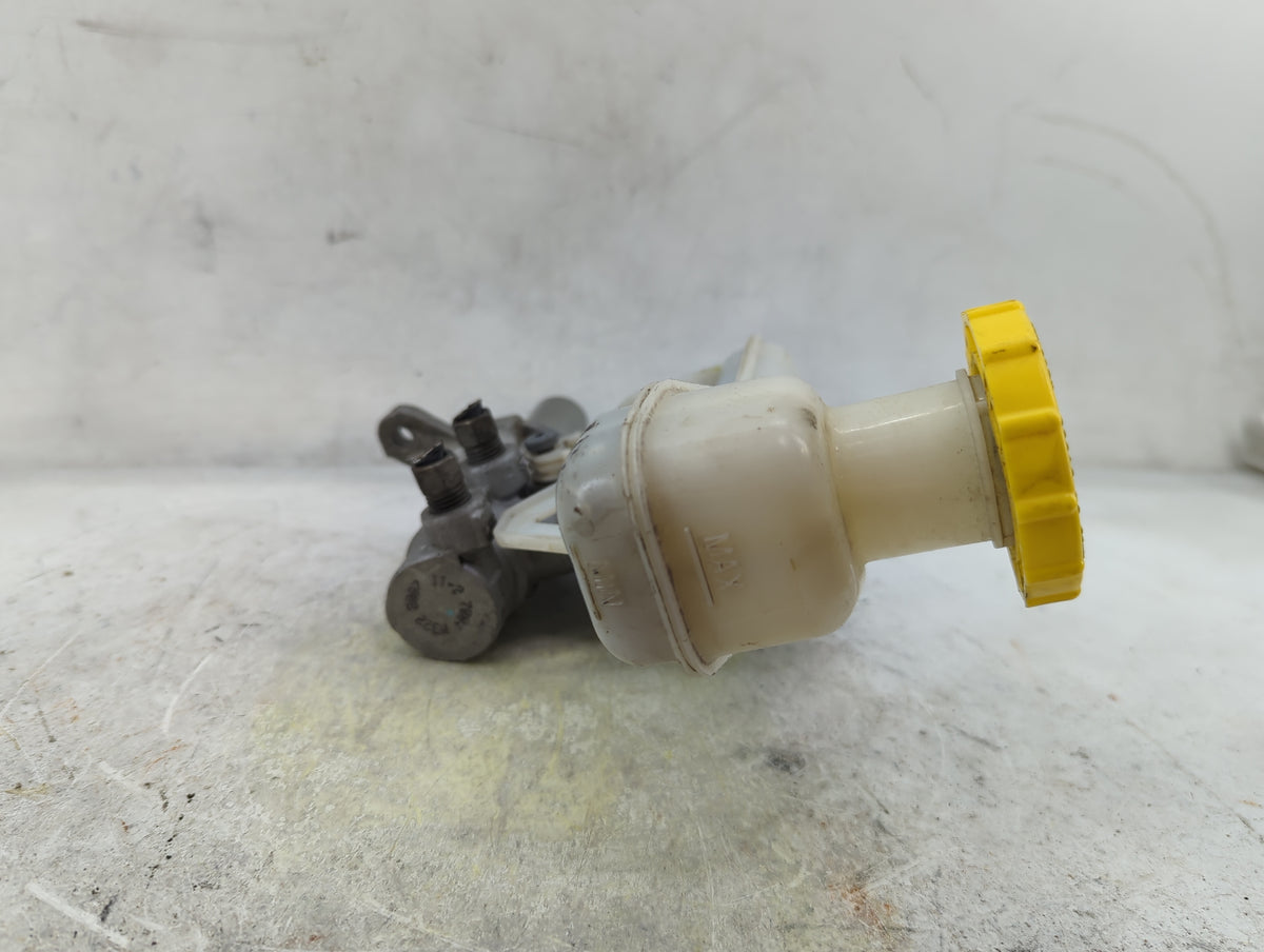 2017-2022 Chrysler Pacifica Brake Master Cylinder 5028667 - Oemusedautoparts1.com