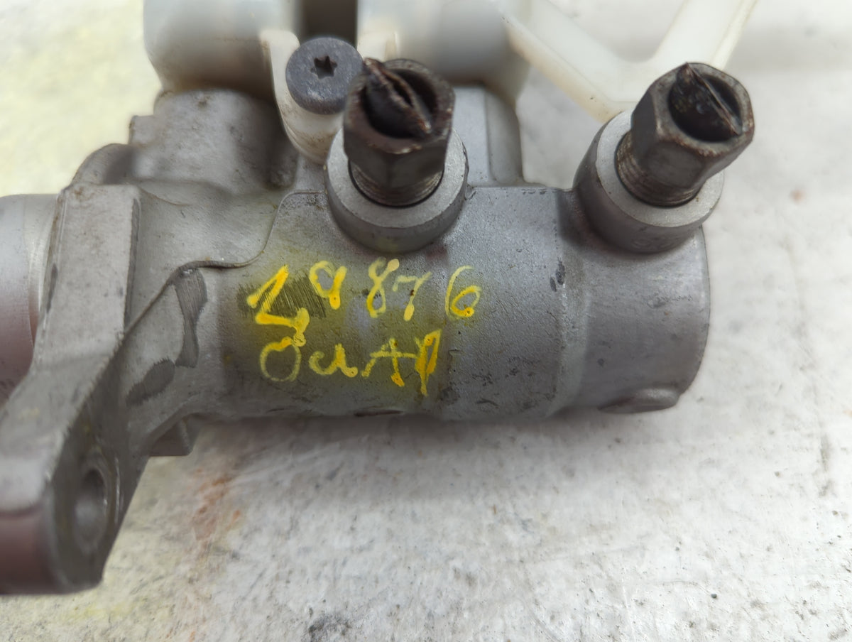2017-2022 Chrysler Pacifica Brake Master Cylinder 5028667 - Oemusedautoparts1.com