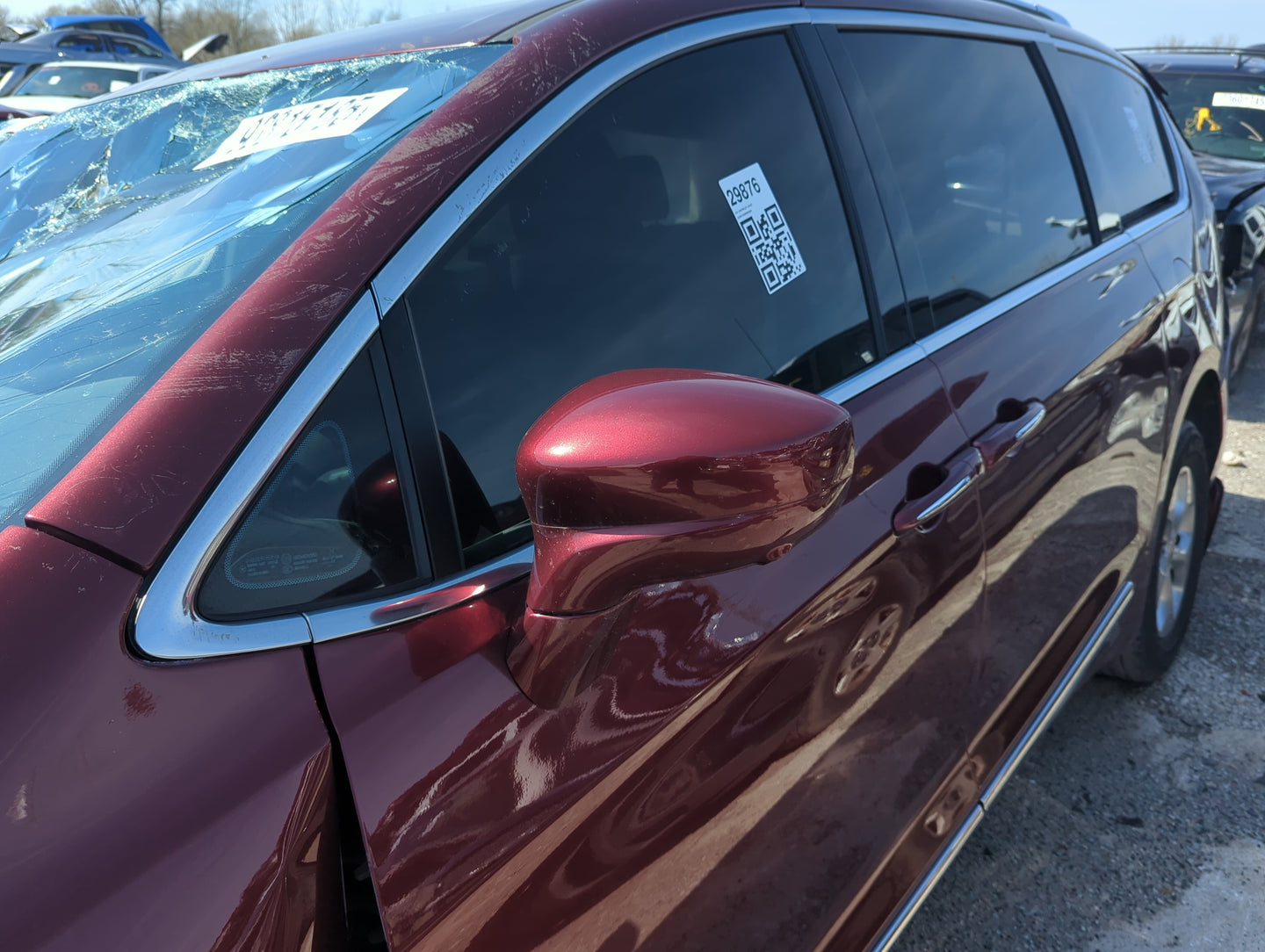 2017-2019 Chrysler Pacifica Driver Side View Mirror - Left Door Mirror OEM Used - Oemusedautoparts1.com