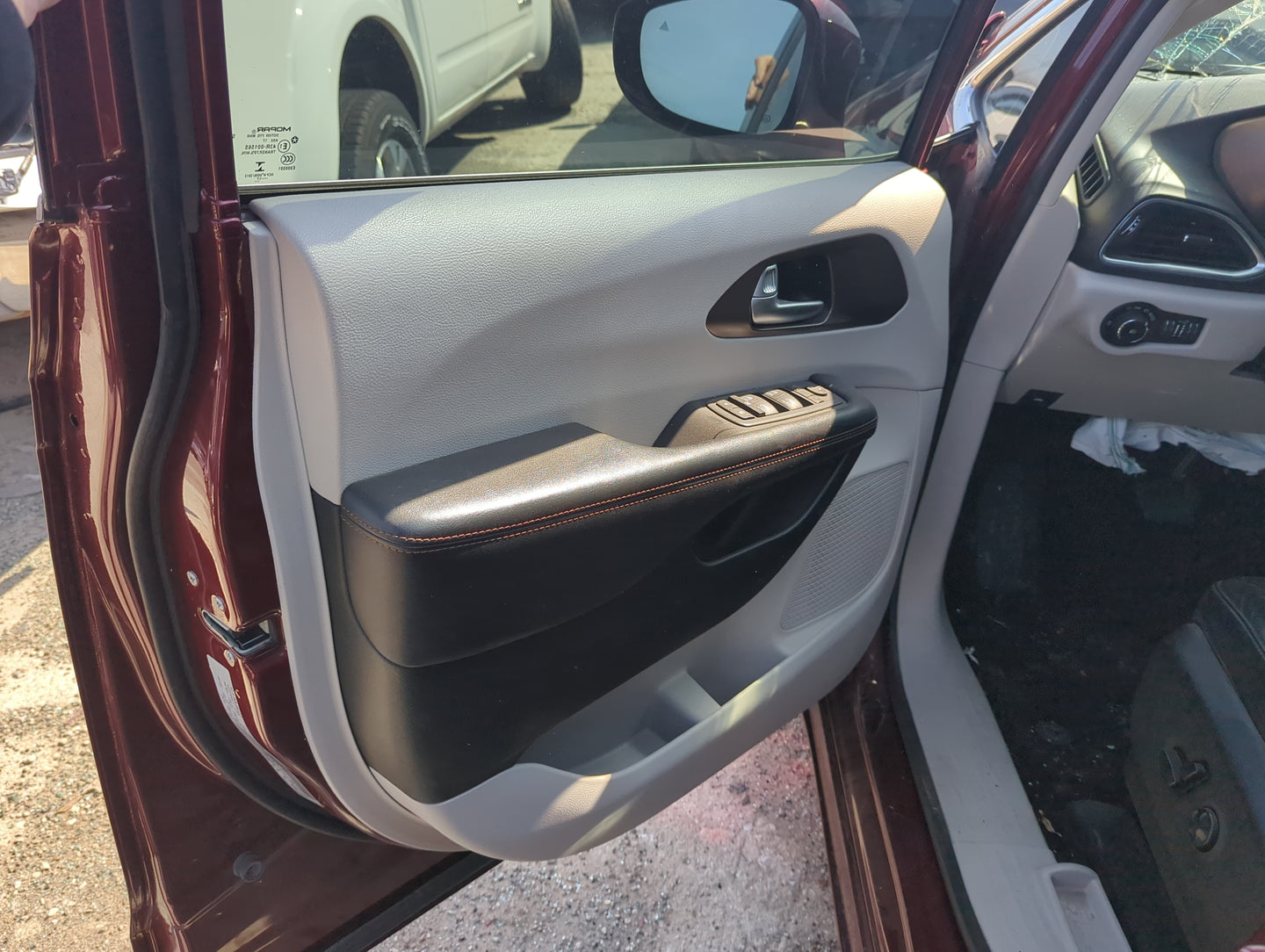 2017 Chrysler Pacifica Front Left Driver Interior Door Panel Trim 5028702 - Oemusedautoparts1.com
