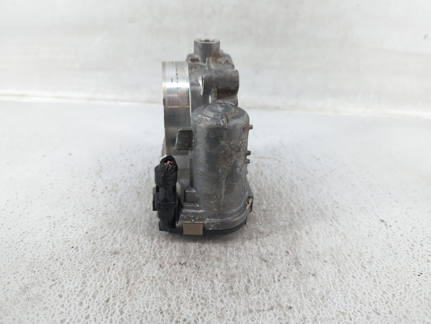 2017-2022 Chrysler Pacifica Throttle Body P/N:05184349AE 05184349AC Fits OEM Used Auto Parts - Oemusedautoparts1.com