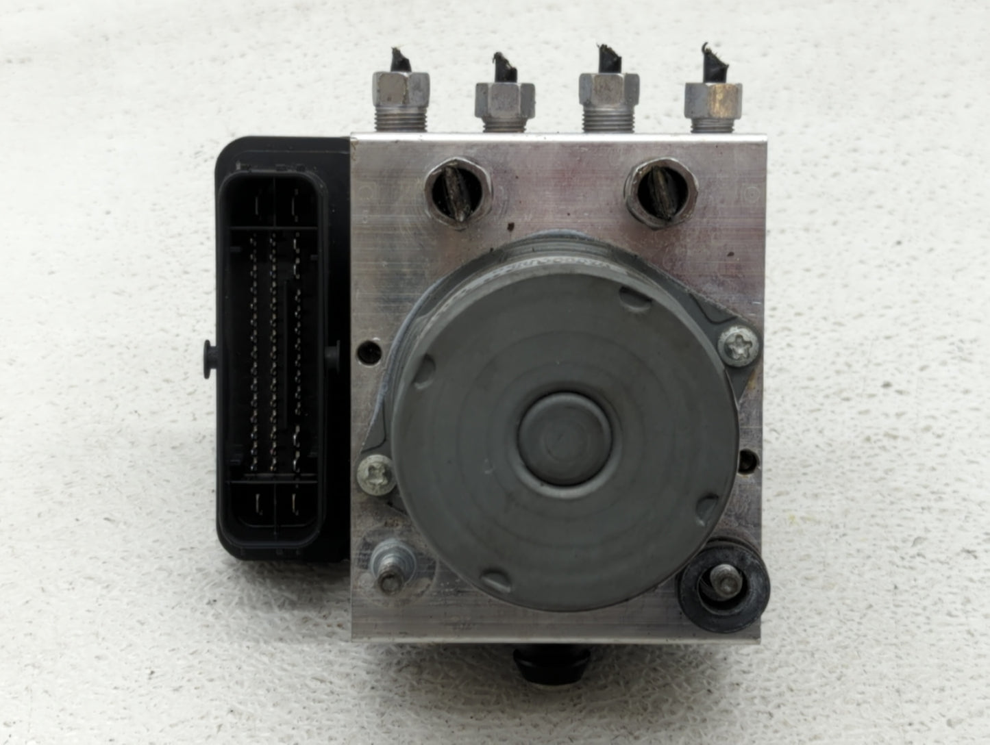 2017-2018 Chrysler Pacifica ABS Pump Control Module Replacement P/N:68222745AG Fits Fits 2017 2018 OEM Used Auto Parts - Oem