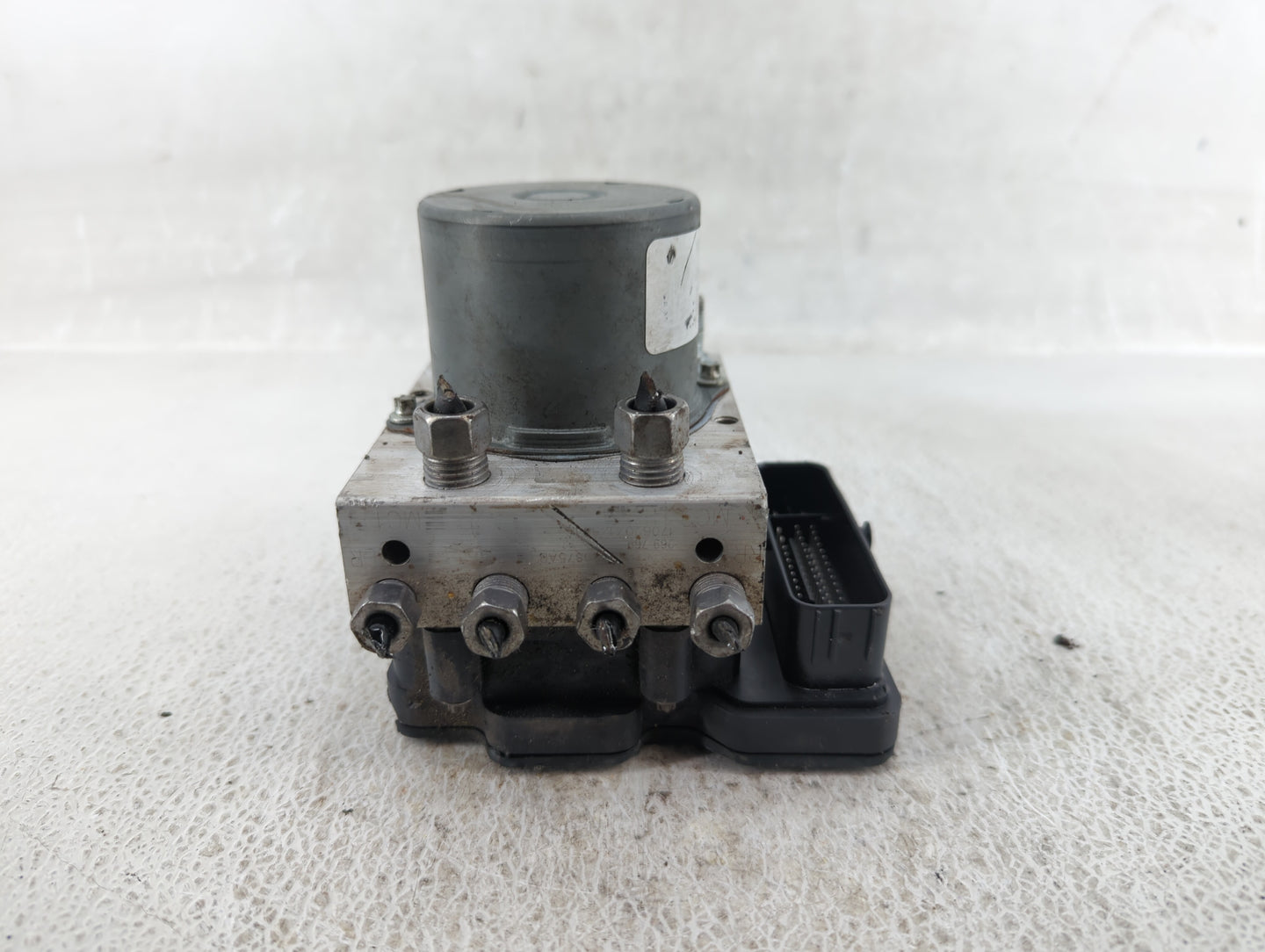 2017-2018 Chrysler Pacifica ABS Pump Control Module Replacement P/N:P68330875AB Fits Fits 2017 2018 OEM Used Auto Parts - Oe