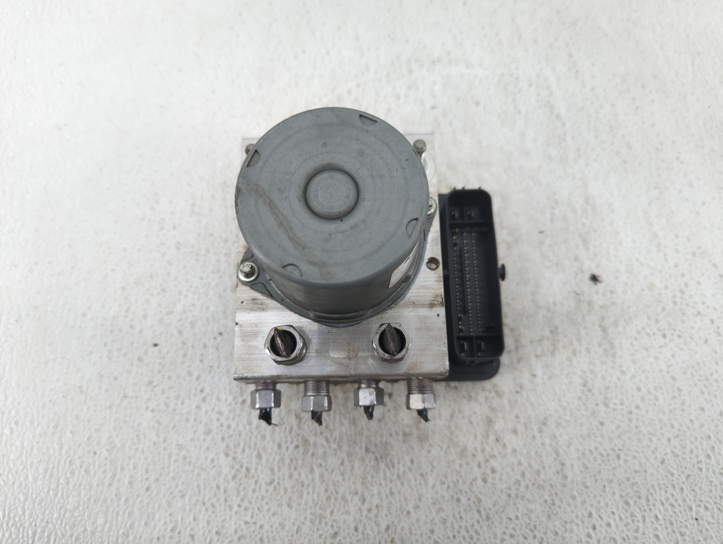 2017-2018 Chrysler Pacifica ABS Pump Control Module Replacement P/N:P68330875AB Fits Fits 2017 2018 OEM Used Auto Parts - Oe