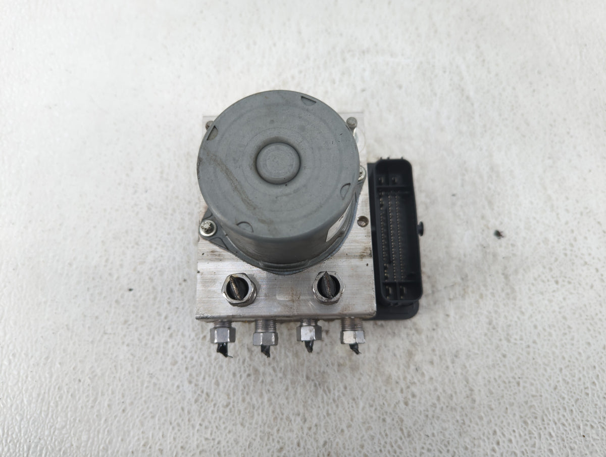 2017-2018 Chrysler Pacifica Anti-Lock Brake ABS Pump Module Actuator OEM P/N:P68330875AB Fits Fits 2017 2018 OEM Used Auto P