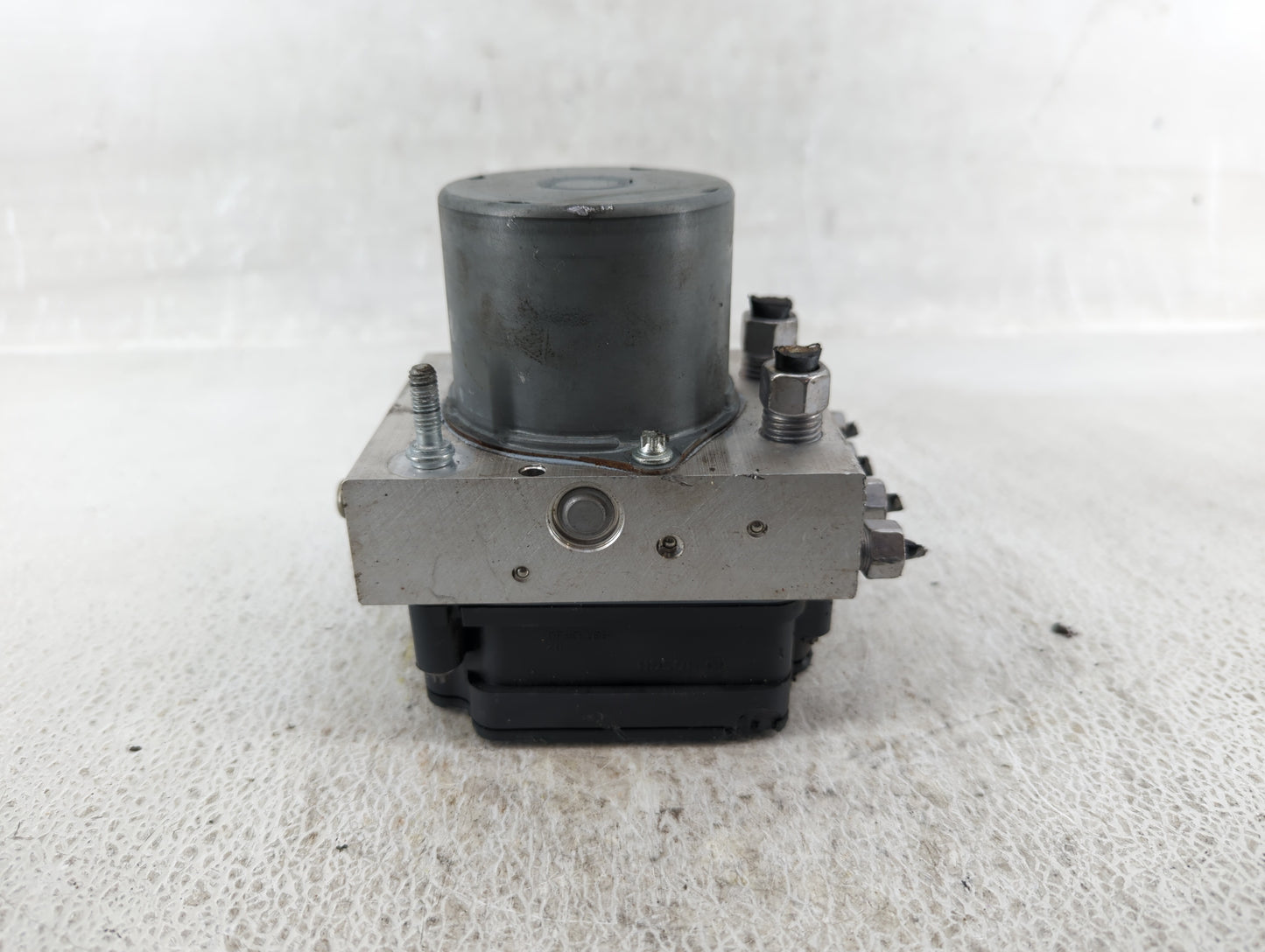 2017-2018 Chrysler Pacifica ABS Pump Control Module Replacement P/N:P68330875AB Fits Fits 2017 2018 OEM Used Auto Parts - Oe