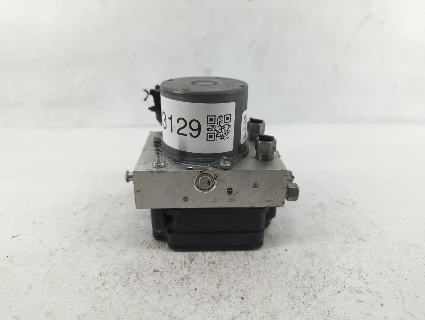 2017-2018 Chrysler Pacifica ABS Pump Control Module Replacement P/N:68222745AG Fits Fits 2017 2018 OEM Used Auto Parts - Oem