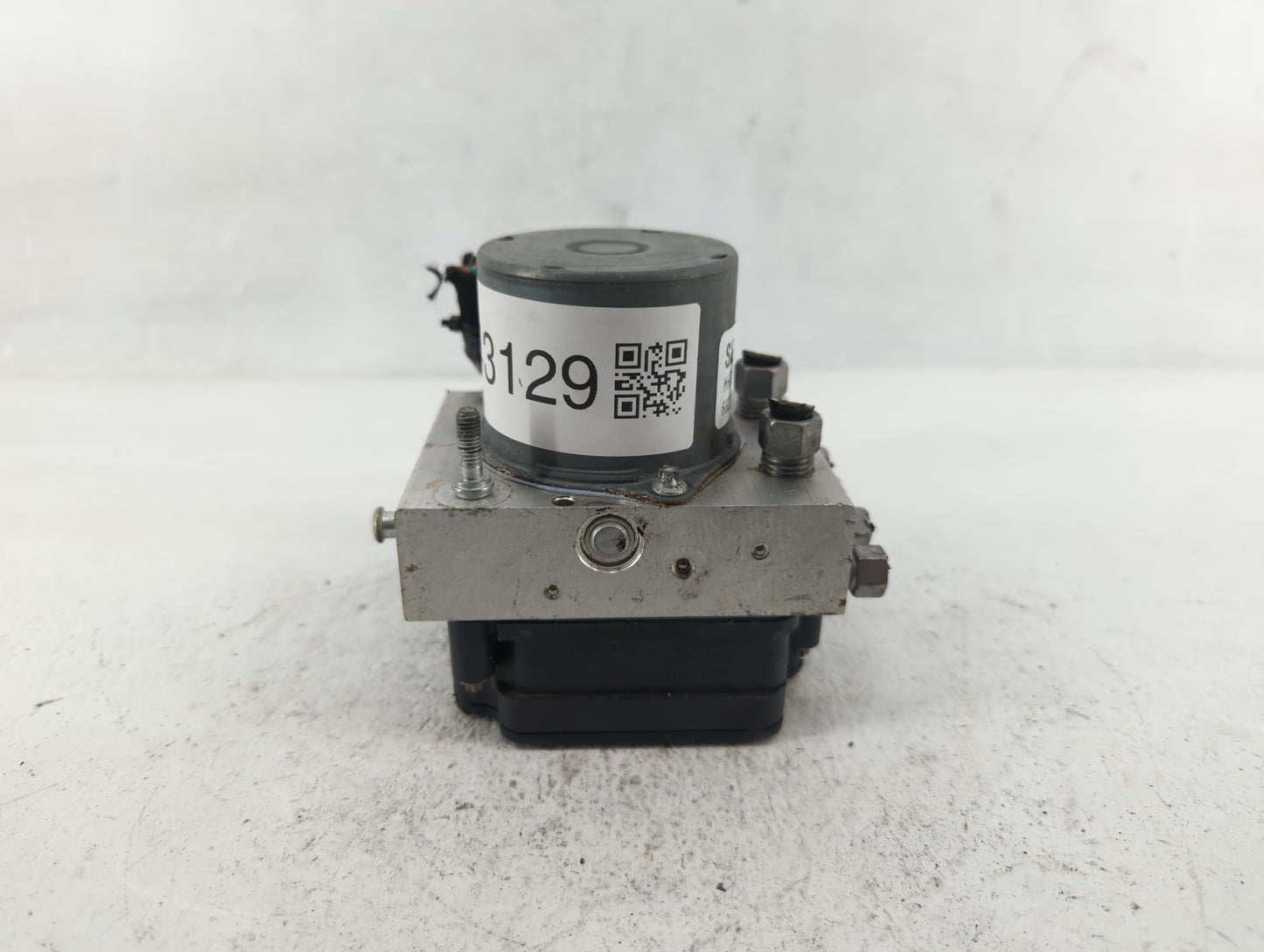 2017-2018 Chrysler Pacifica ABS Pump Control Module Replacement P/N:68222745AG Fits Fits 2017 2018 OEM Used Auto Parts - Oem