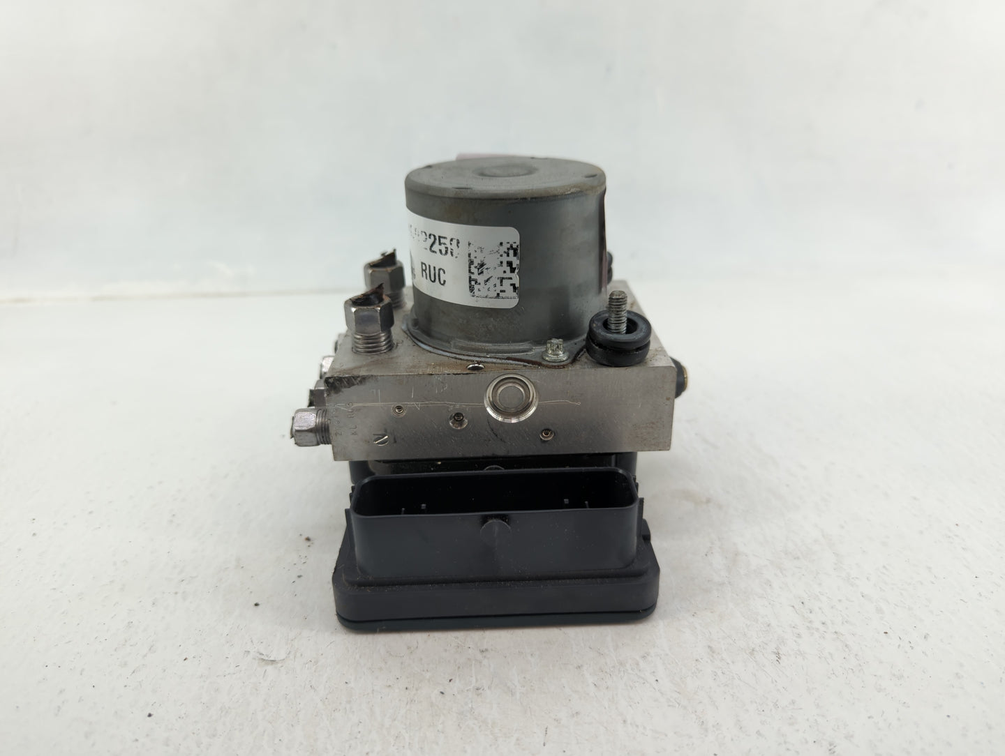 2017-2018 Chrysler Pacifica ABS Pump Control Module Replacement P/N:68222745AG Fits Fits 2017 2018 OEM Used Auto Parts - Oem