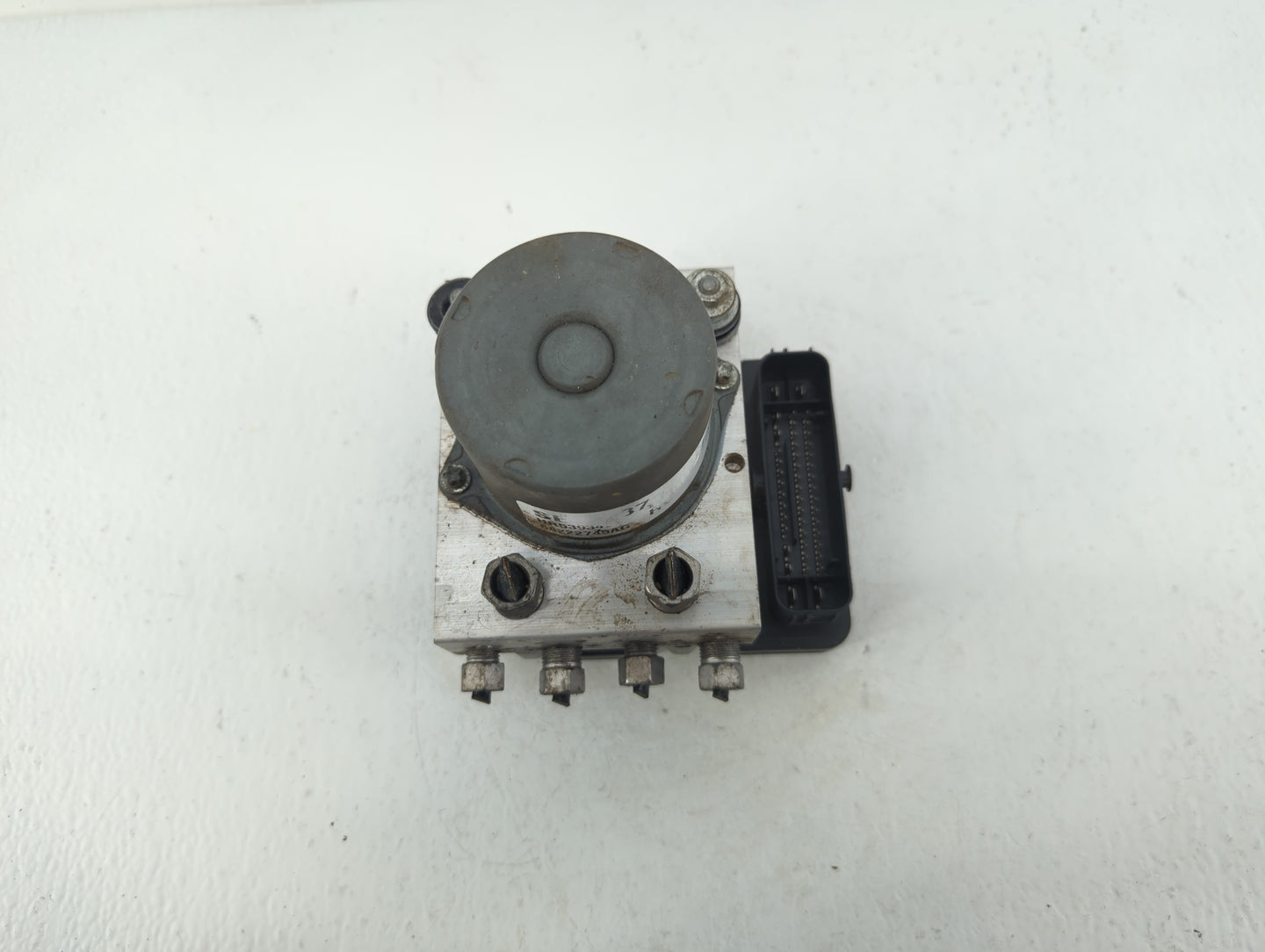 2017-2018 Chrysler Pacifica ABS Pump Control Module Replacement P/N:68222745AG Fits Fits 2017 2018 OEM Used Auto Parts - Oem