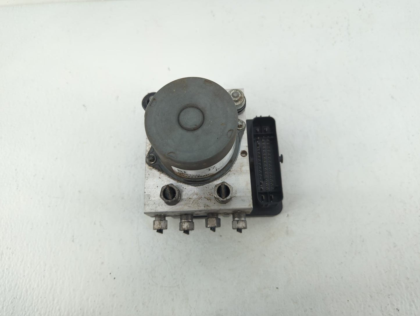 2017-2018 Chrysler Pacifica ABS Pump Control Module Replacement P/N:68222745AG Fits Fits 2017 2018 OEM Used Auto Parts - Oem