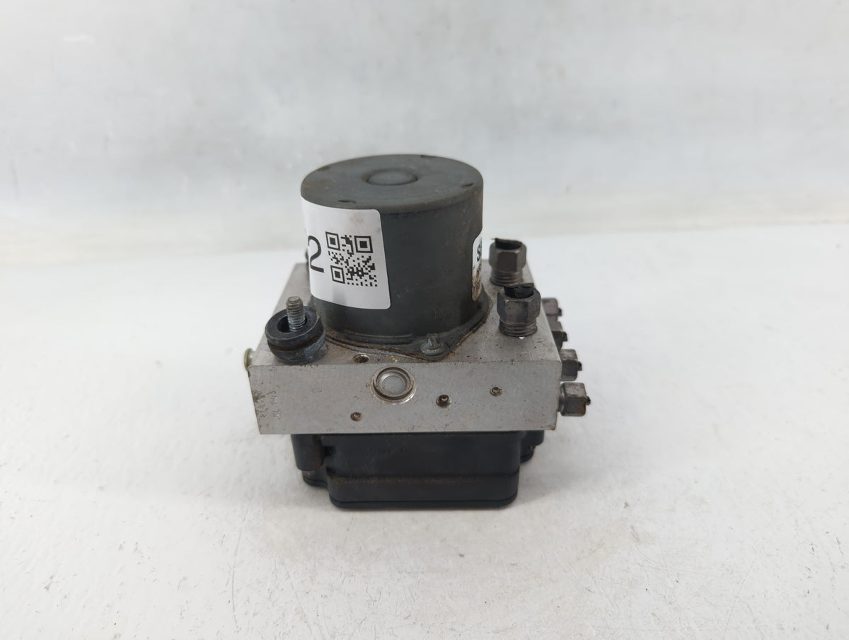 2017-2018 Chrysler Pacifica Anti-Lock Brake ABS Pump Module Actuator OEM P/N:68222745AG Fits Fits 2017 2018 OEM Used Auto Pa