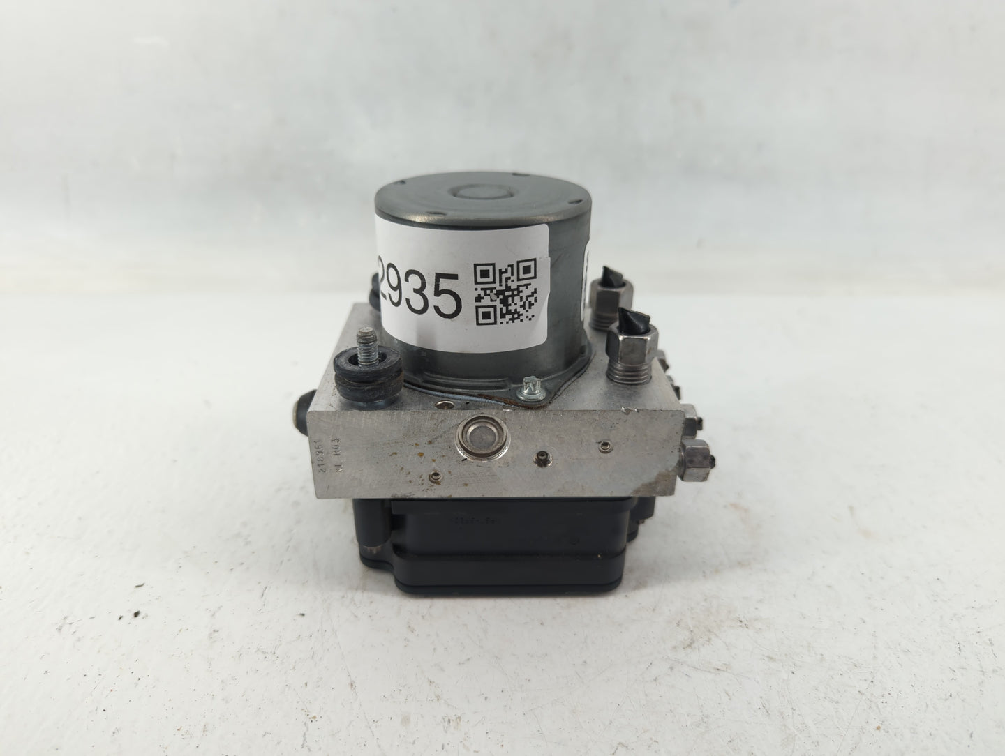 2017-2018 Chrysler Pacifica ABS Pump Control Module Replacement P/N:68222745AG Fits Fits 2017 2018 OEM Used Auto Parts - Oem