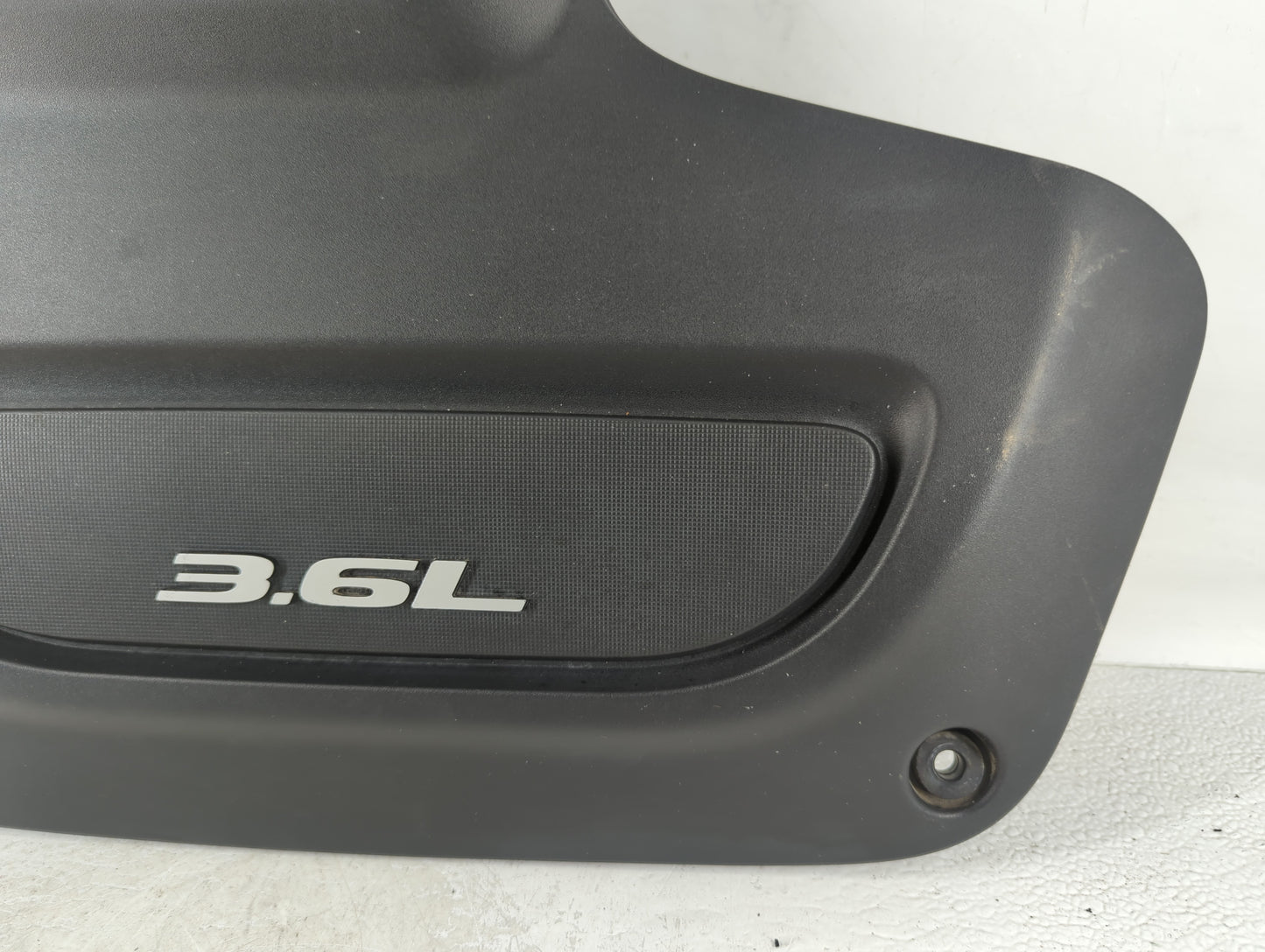 2017 Chrysler Pacifica Engine Cover - Oemusedautoparts1.com