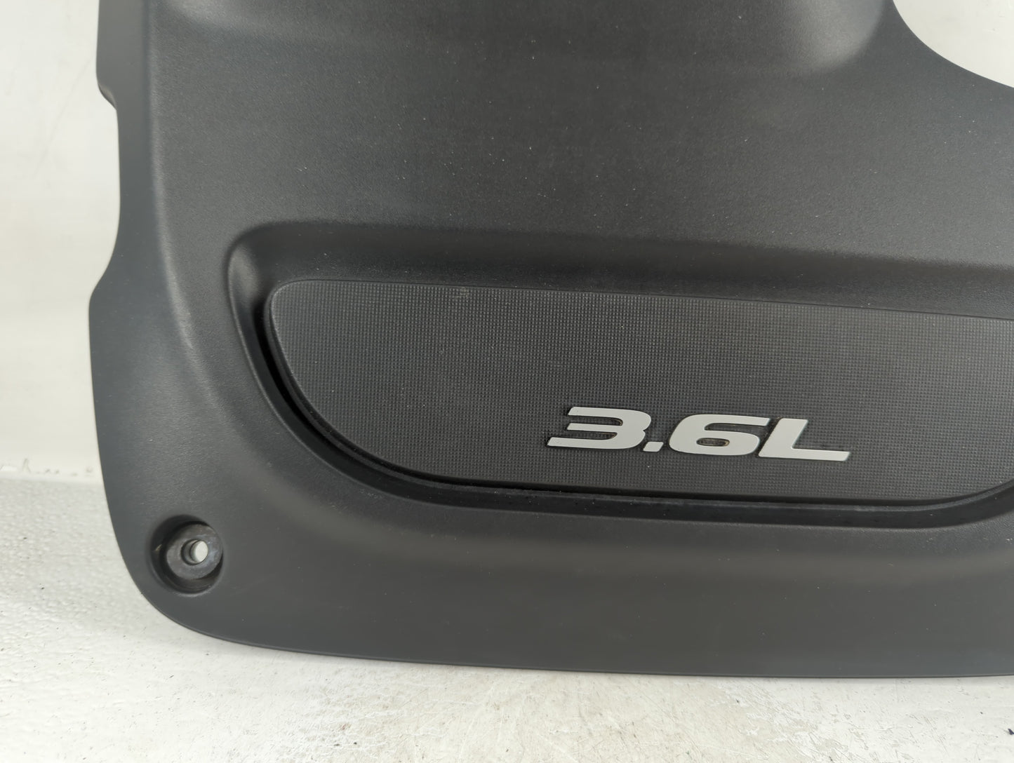 2017 Chrysler Pacifica Engine Cover - Oemusedautoparts1.com