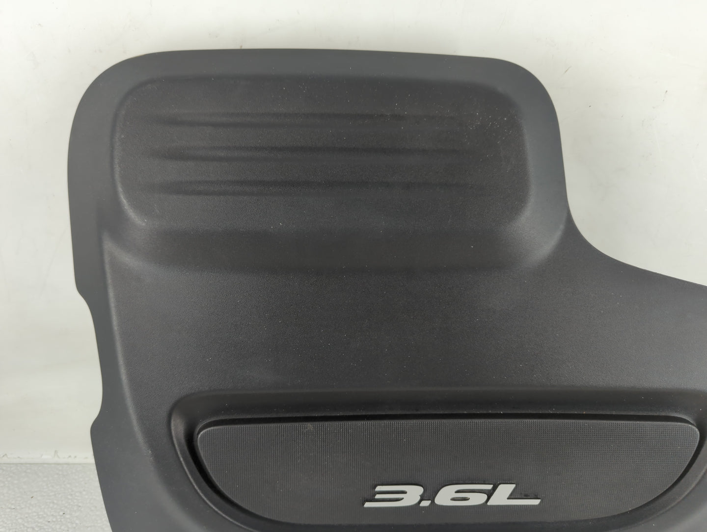 2017 Chrysler Pacifica Engine Cover - Oemusedautoparts1.com