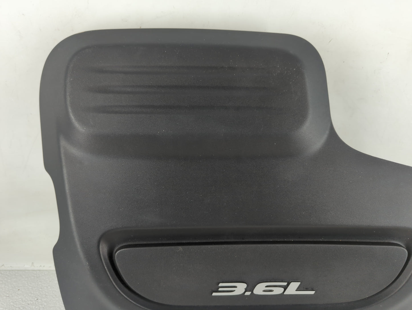 2017 Chrysler Pacifica Engine Cover - Oemusedautoparts1.com