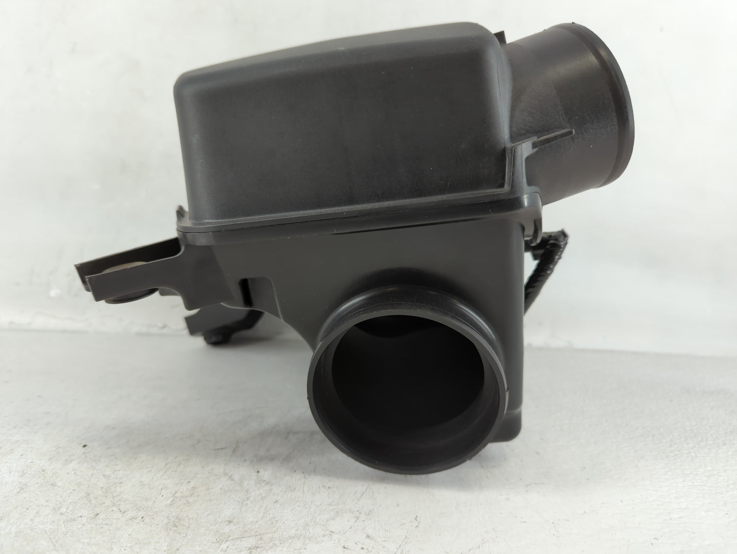 2017-2017 Chrysler Pacifica Air Cleaner Intake-duct Hose Tube - Oemusedautoparts1.com