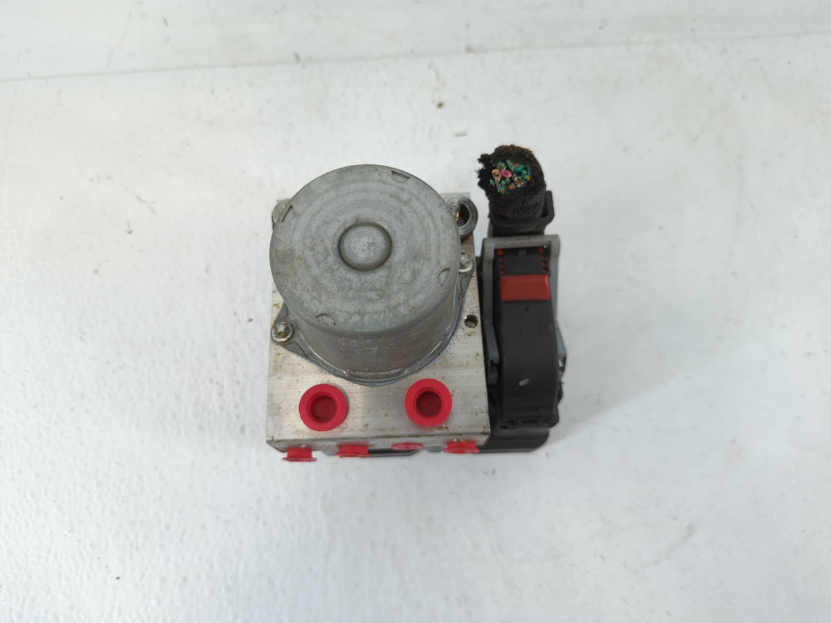 2017-2018 Chrysler Pacifica Anti-Lock Brake ABS Pump Module Actuator OEM P/N:68370659AA Fits Fits 2017 2018 OEM Used Auto Pa
