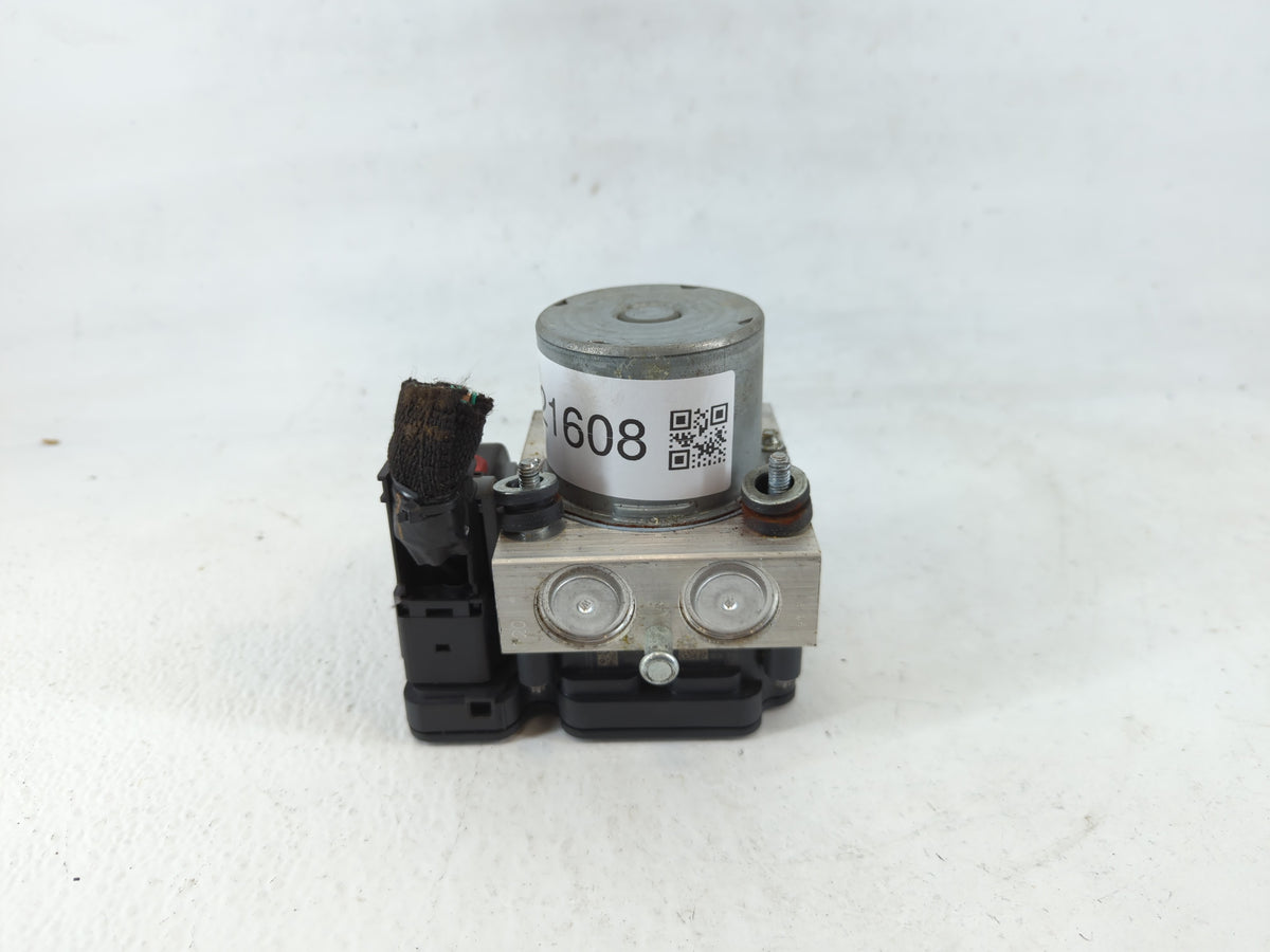 2017-2018 Chrysler Pacifica Anti-Lock Brake ABS Pump Module Actuator OEM P/N:68370659AA Fits Fits 2017 2018 OEM Used Auto Pa