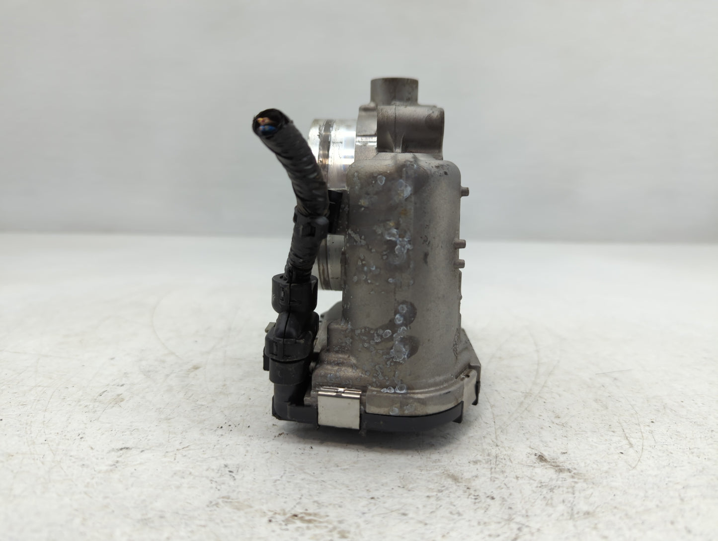 2017-2022 Chrysler Pacifica Throttle Body P/N:0 280 750 570 05184349AC Fits OEM Used Auto Parts - Oemusedautoparts1.com