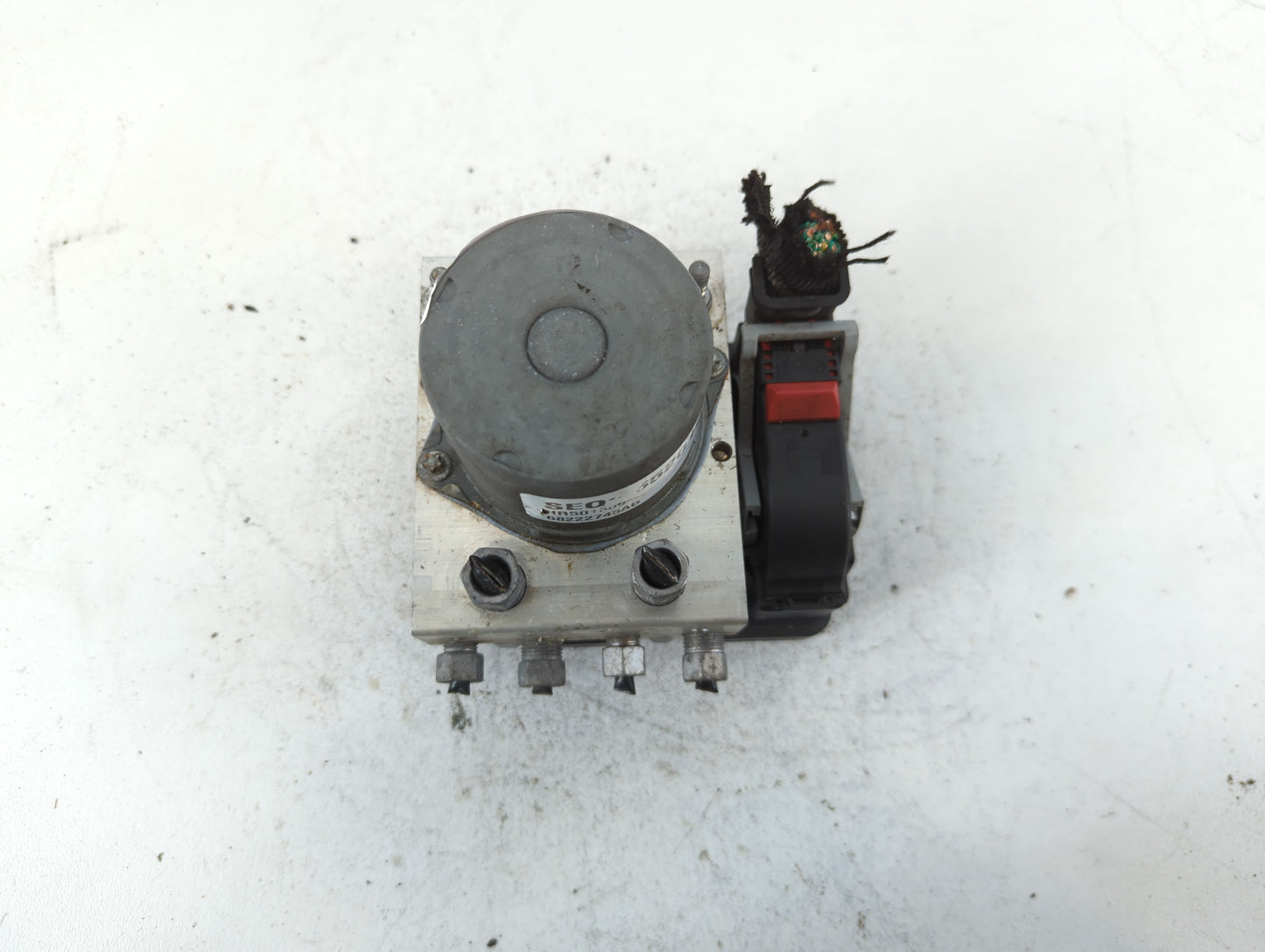 2017-2018 Chrysler Pacifica ABS Pump Control Module Replacement P/N:68222745AG Fits Fits 2017 2018 OEM Used Auto Parts - Oem