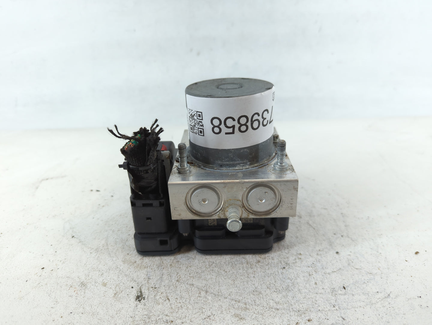 2017-2018 Chrysler Pacifica ABS Pump Control Module Replacement P/N:68222745AG Fits Fits 2017 2018 OEM Used Auto Parts - Oem