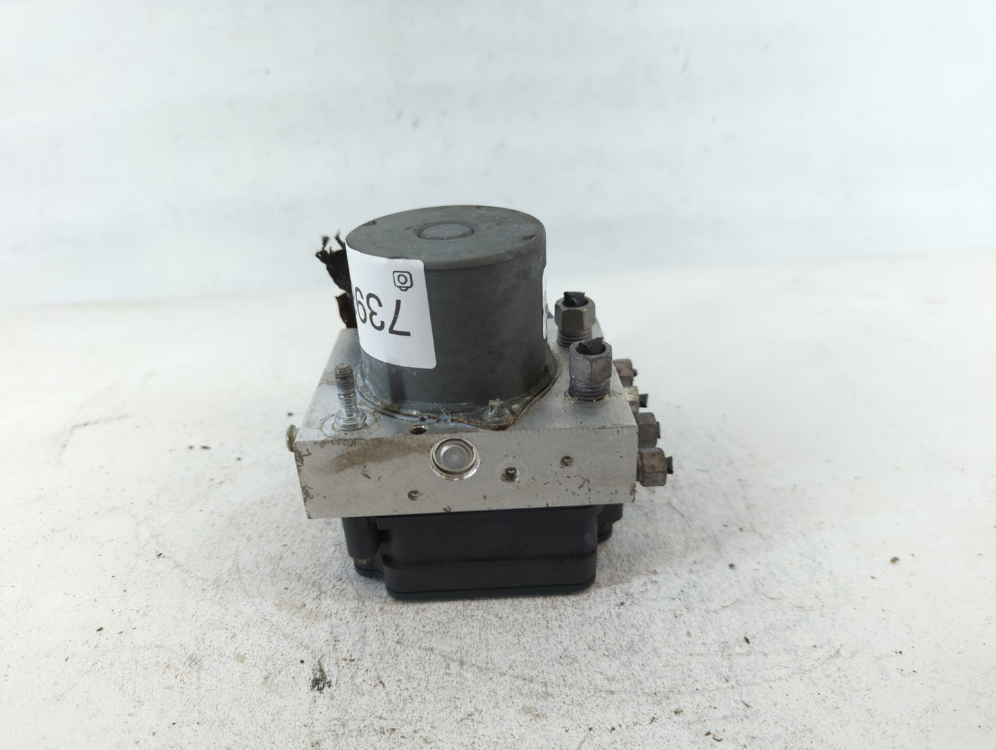 2017-2018 Chrysler Pacifica ABS Pump Control Module Replacement P/N:68222745AG Fits Fits 2017 2018 OEM Used Auto Parts - Oem
