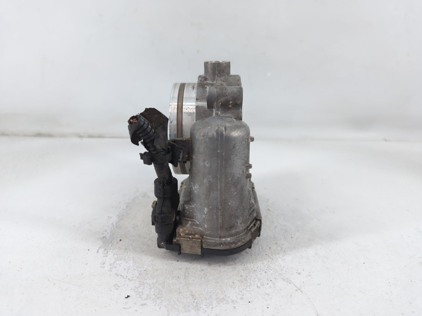 2017-2022 Chrysler Pacifica Throttle Body P/N:0 280 750 570 05184349AC Fits OEM Used Auto Parts - Oemusedautoparts1.com