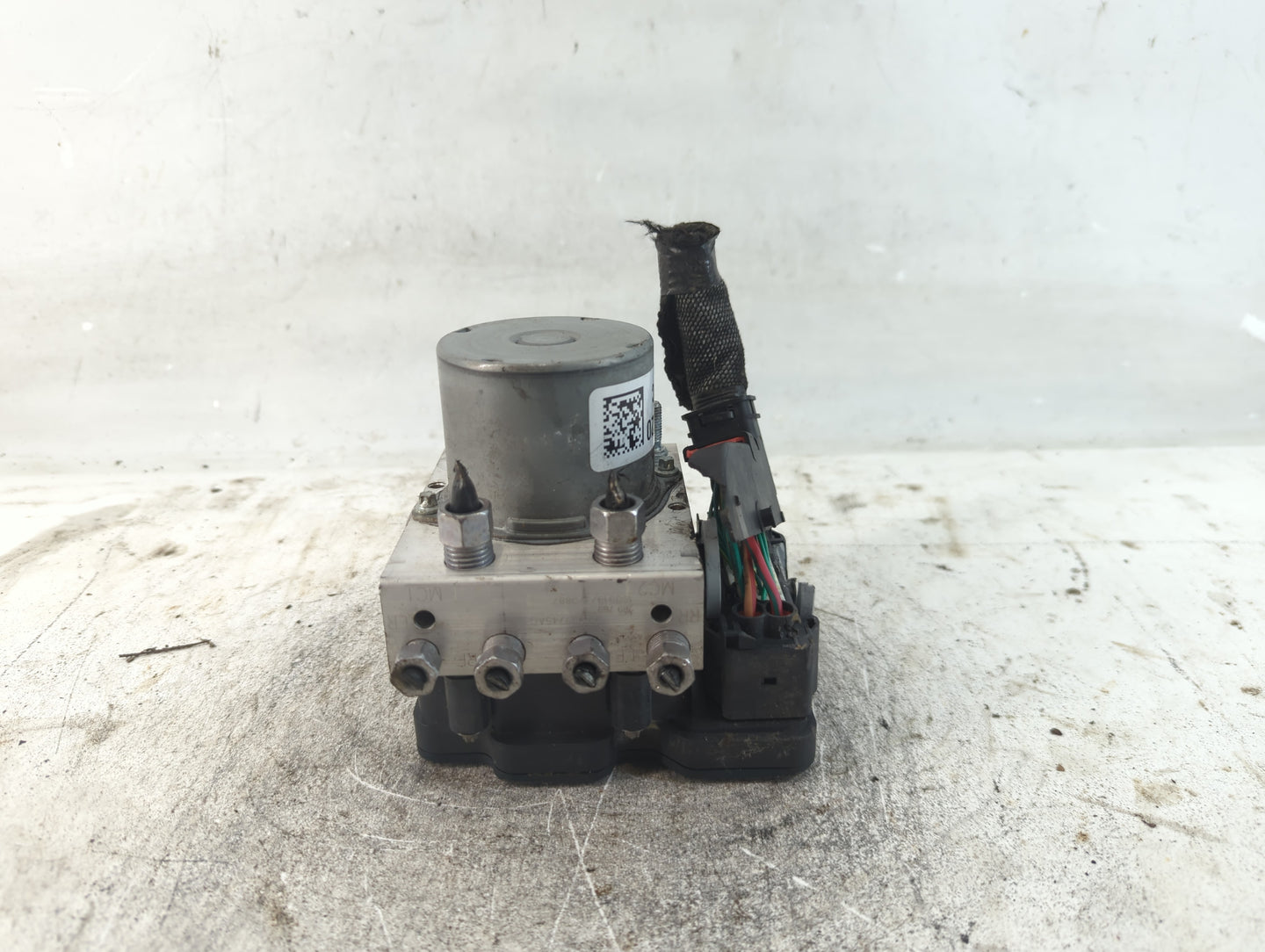 2017-2018 Chrysler Pacifica ABS Pump Control Module Replacement P/N:68222745AG Fits Fits 2017 2018 OEM Used Auto Parts - Oem