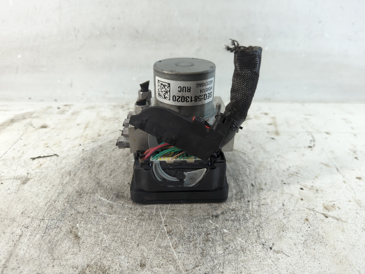 2017-2018 Chrysler Pacifica ABS Pump Control Module Replacement P/N:68222745AG Fits Fits 2017 2018 OEM Used Auto Parts - Oem