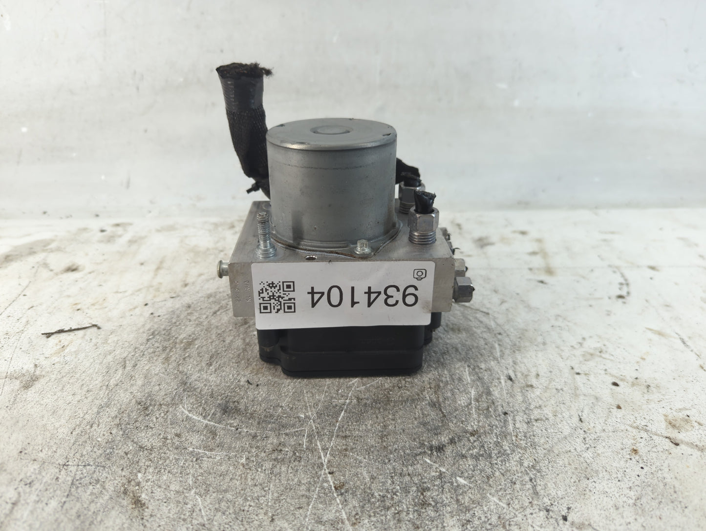 2017-2018 Chrysler Pacifica ABS Pump Control Module Replacement P/N:68222745AG Fits Fits 2017 2018 OEM Used Auto Parts - Oem