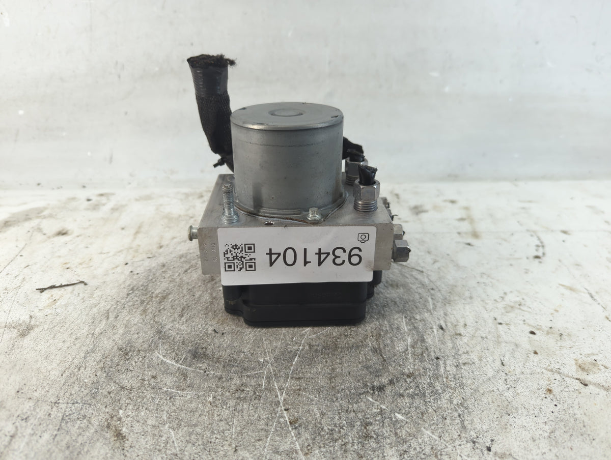 2017-2018 Chrysler Pacifica Anti-Lock Brake ABS Pump Module Actuator OEM P/N:68222745AG Fits Fits 2017 2018 OEM Used Auto Pa