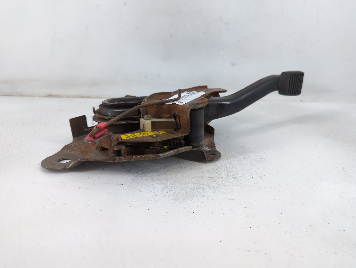 Driver Front Brake - Oem - Oemusedautoparts1.com