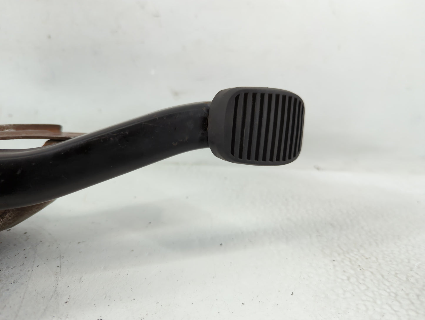 Driver Front Brake - Oem - Oemusedautoparts1.com