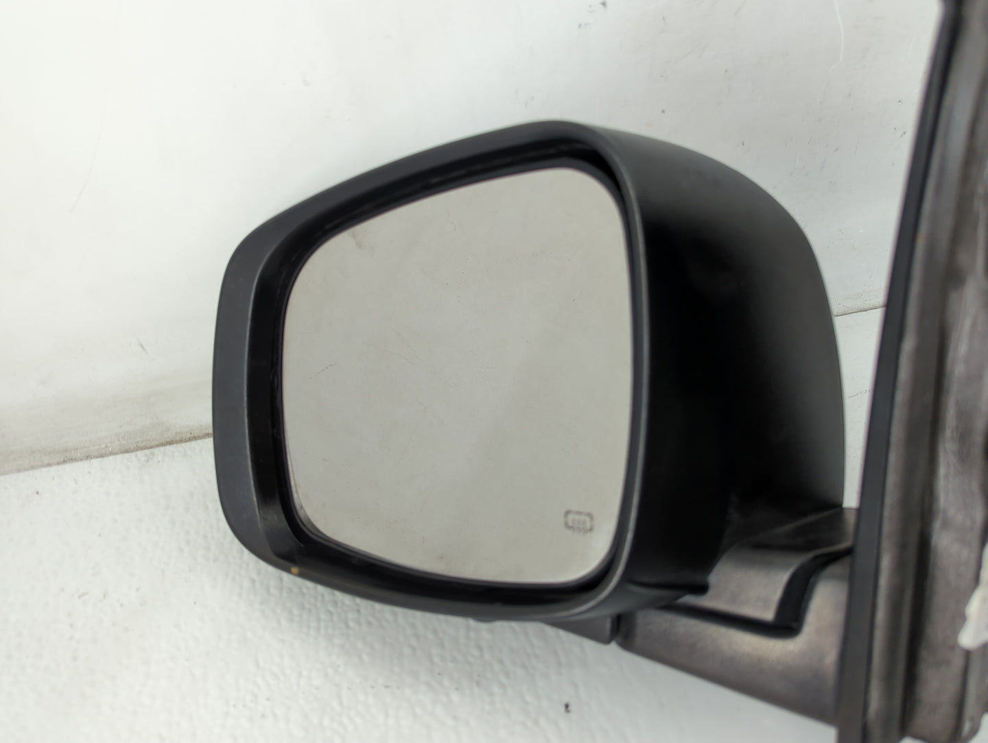 2017 Dodge Caravan Driver Side View Mirror - Left Door Mirror OEM Used - Oemusedautoparts1.com