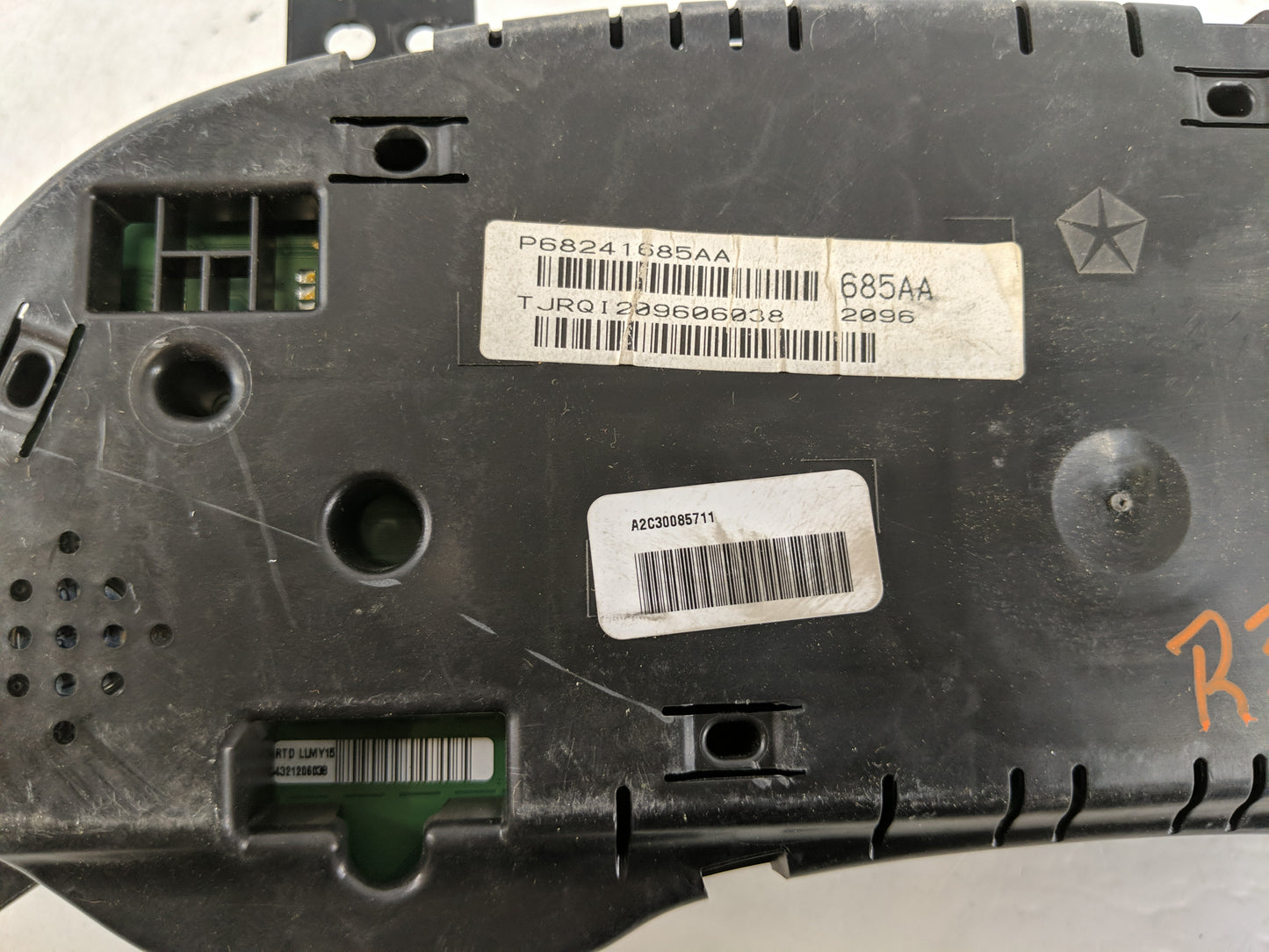 2017 Dodge Caravan Instrument Cluster Speedometer Gauges P/N:P68241685AA P68241684AA Fits Fits 2015 2016 2018 OEM Used Auto 