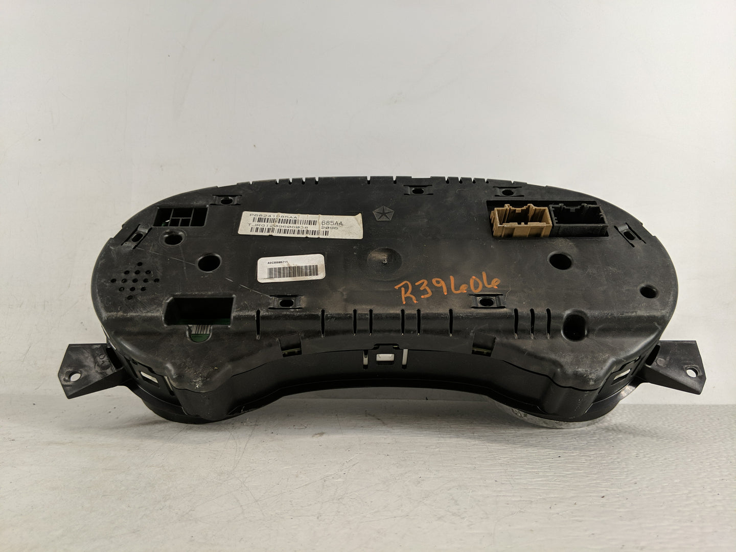 2017 Dodge Caravan Instrument Cluster Speedometer Gauges P/N:P68241685AA P68241684AA Fits Fits 2015 2016 2018 OEM Used Auto 