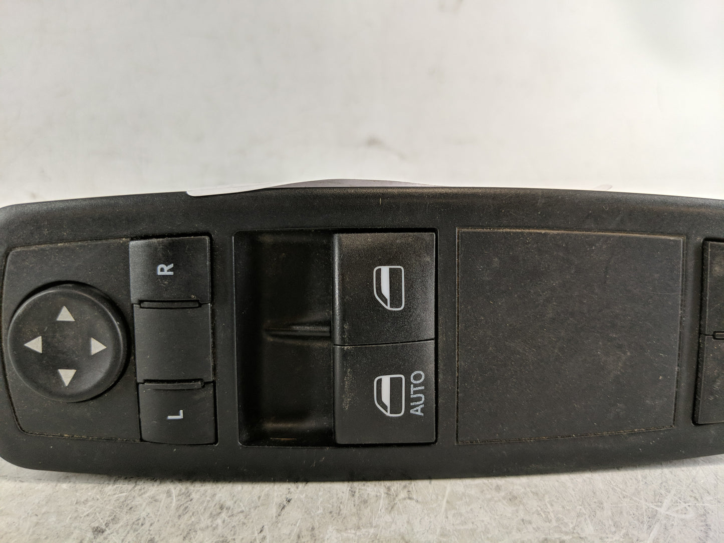 2017 Dodge Caravan Master Power Window Switch Replacement Driver Side Left P/N:68298870AA 68298871AA Fits Fits 2018 2019 202