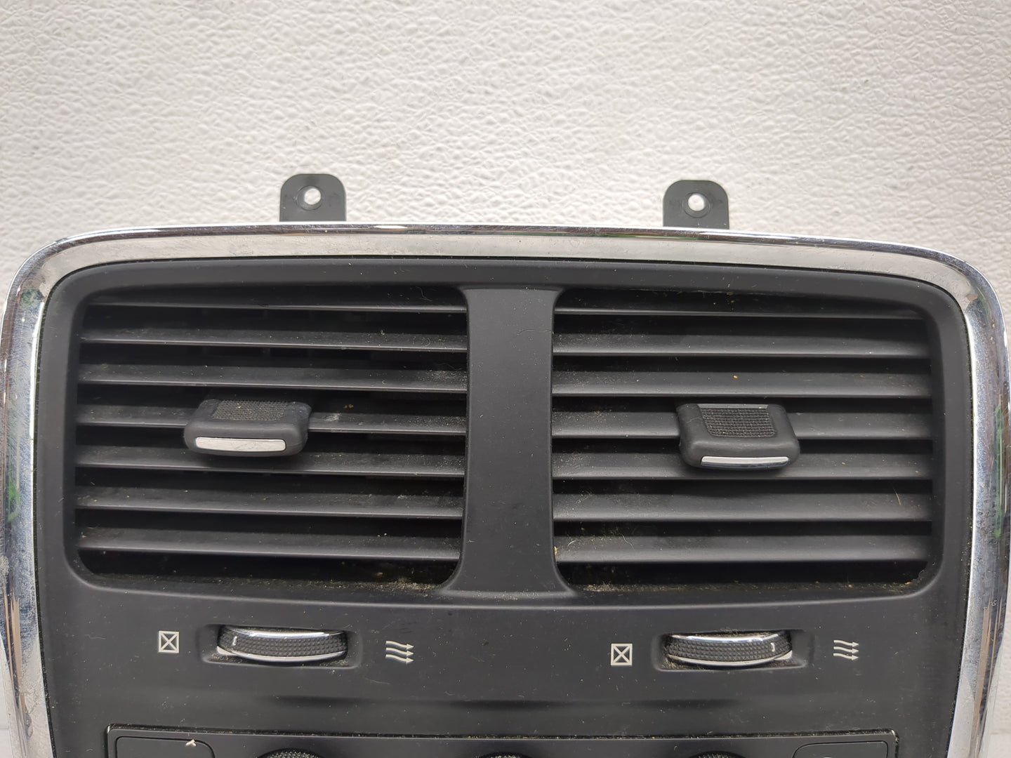 2017 Dodge Caravan Climate Control Module Temperature AC/Heater Replacement P/N:P551112240AJ Fits OEM Used Auto Parts - Oemu