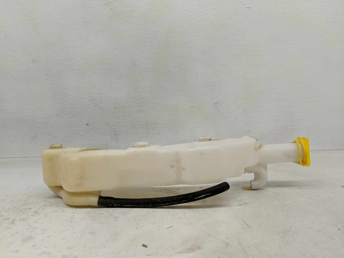 Dodge Caravan Windshield Washer Fluid Reservoir Bottle Oem - Oemusedautoparts1.com