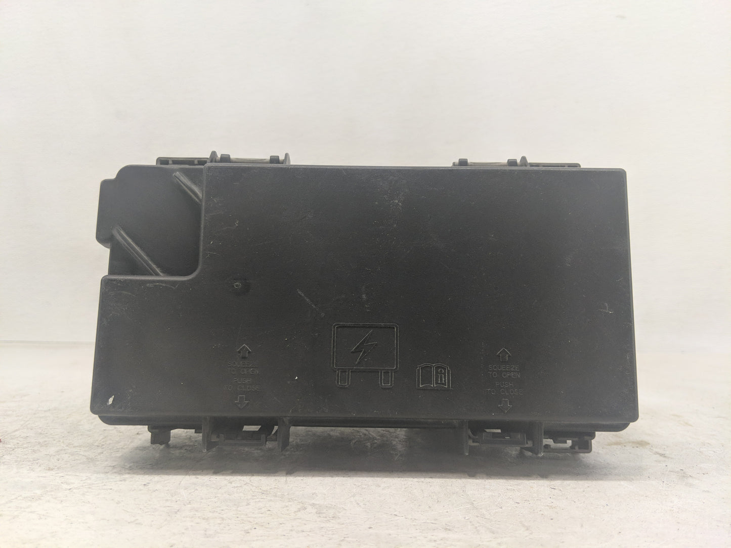 2017 Dodge Caravan Fusebox Fuse Box Panel Relay Module P/N:RT032842J0 Fits OEM Used Auto Parts - Oemusedautoparts1.com