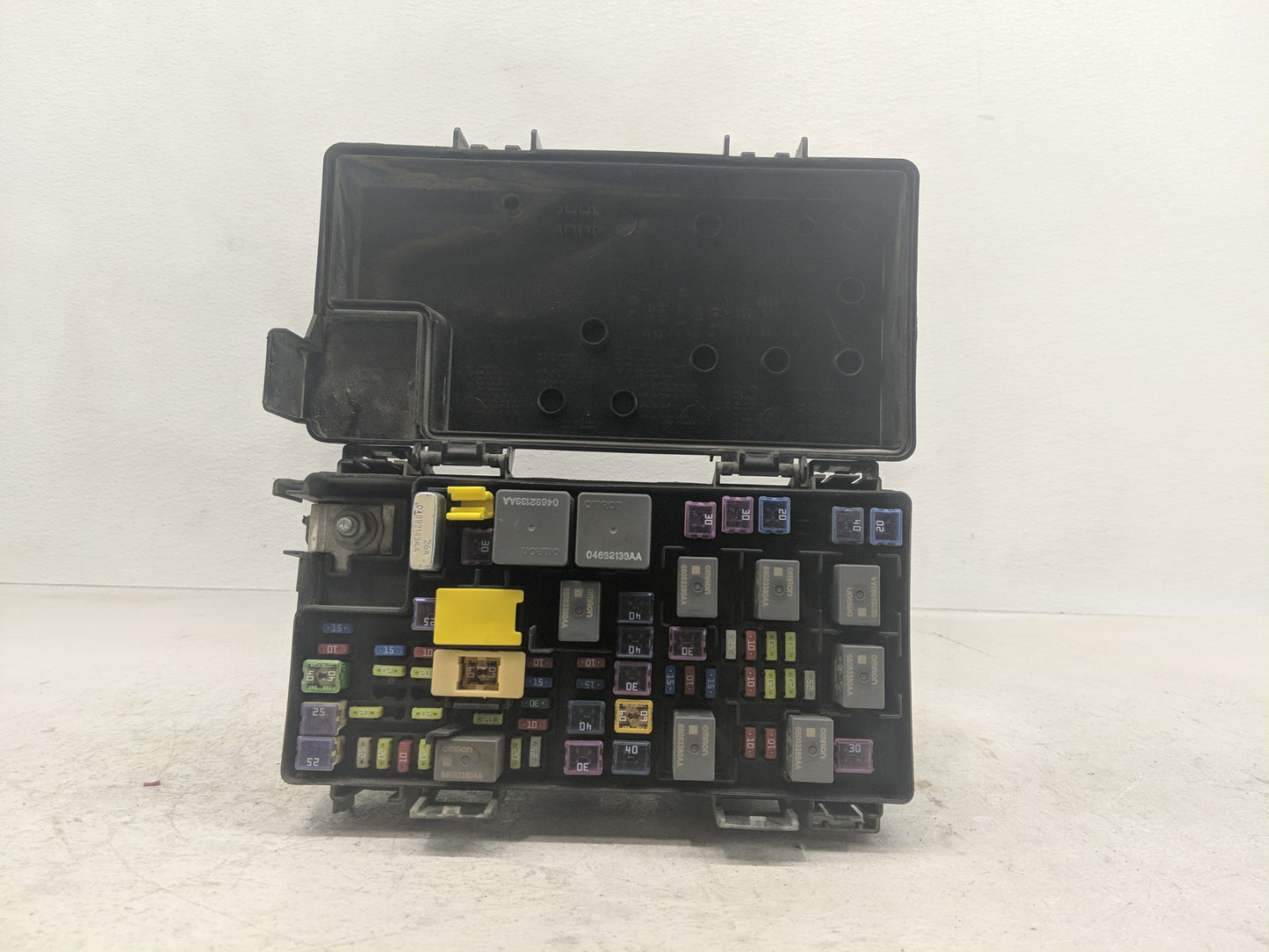 2017 Dodge Caravan Fusebox Fuse Box Panel Relay Module P/N:RT032842J0 Fits OEM Used Auto Parts - Oemusedautoparts1.com