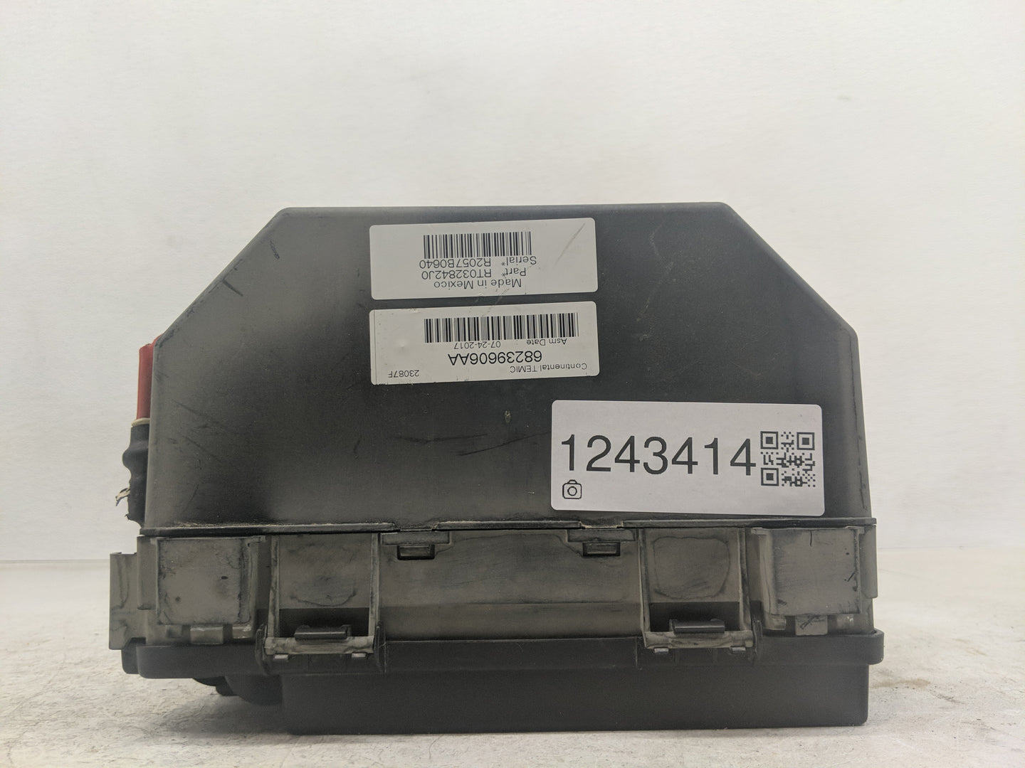 2017 Dodge Caravan Fusebox Fuse Box Panel Relay Module P/N:RT032842J0 Fits OEM Used Auto Parts - Oemusedautoparts1.com